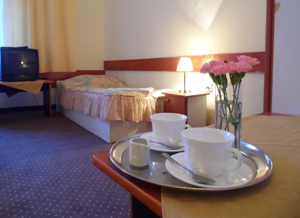 Hotel W Sercu Biebrzy W Goniadzu Гонендз Стая снимка